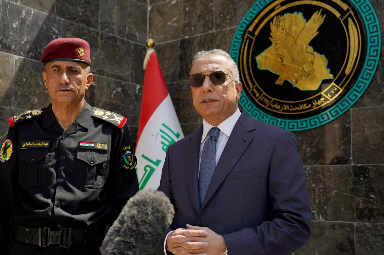 الكاظمي يفتتح نصبا لشهداء جهاز مكافحة الارهاب ويؤكد للشعب العراقي: اطمئنوا.. أبنائكم جنوداً أوفياء (صور)