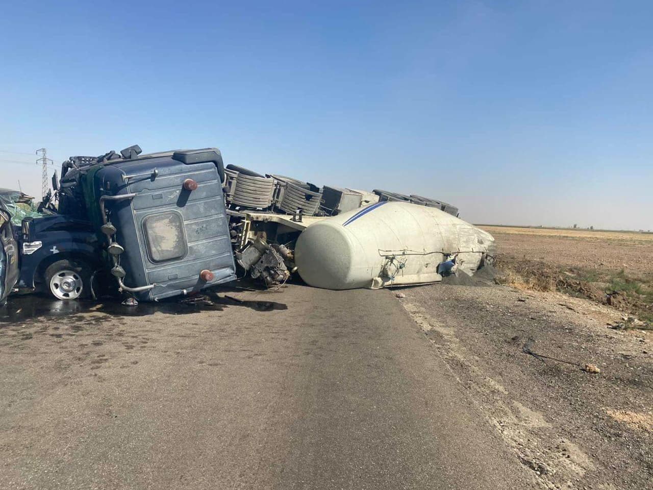 مصرع واصابة 41 شرطياً بحادث مروري مروع في كركوك (صور)