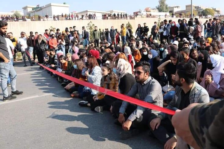 محتجو السليمانية يصعّدون ويقطعون طرقاً رئيسية (صور)