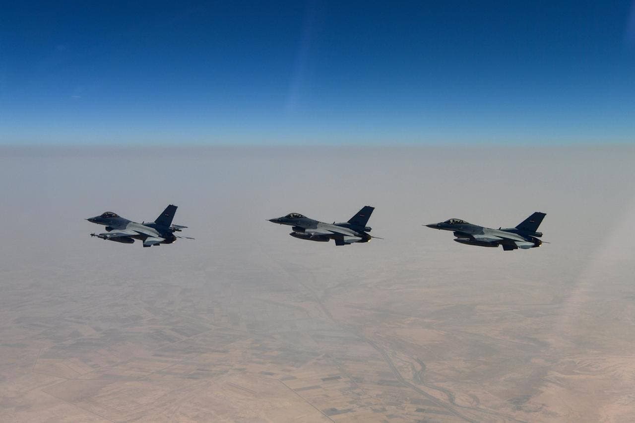 الـ f16 تغير على مواقع داعش في صلاح الدين