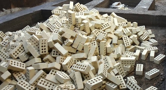 تقرير رسمي .. الدولار يرفع أسعار المواد الإنشائية في العراق