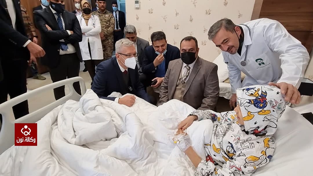 السفير الالماني يزور مؤسسة وارث لعلاج الاورام في كربلاء و يعتبرها رمزا مهما للعراق (فيديو)