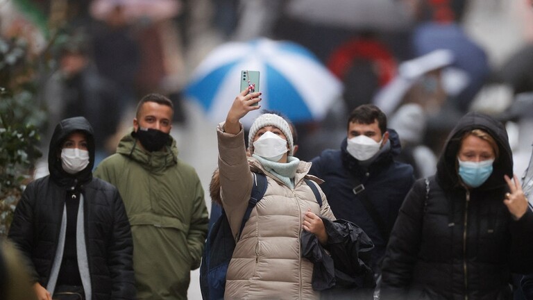 فرنسا تقلص المدة اللازمة لأخذ جرعة ثالثة من لقاح كورونا ولا تستبعد جرعة رابعة