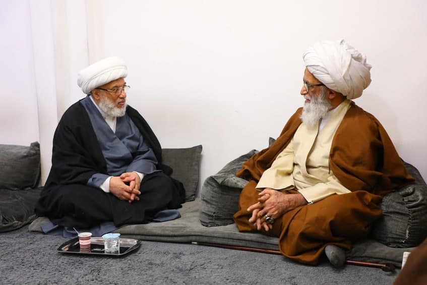 المرجع النجفي يستقبل الشيخ عبد المهدي الكربلائي (صور)