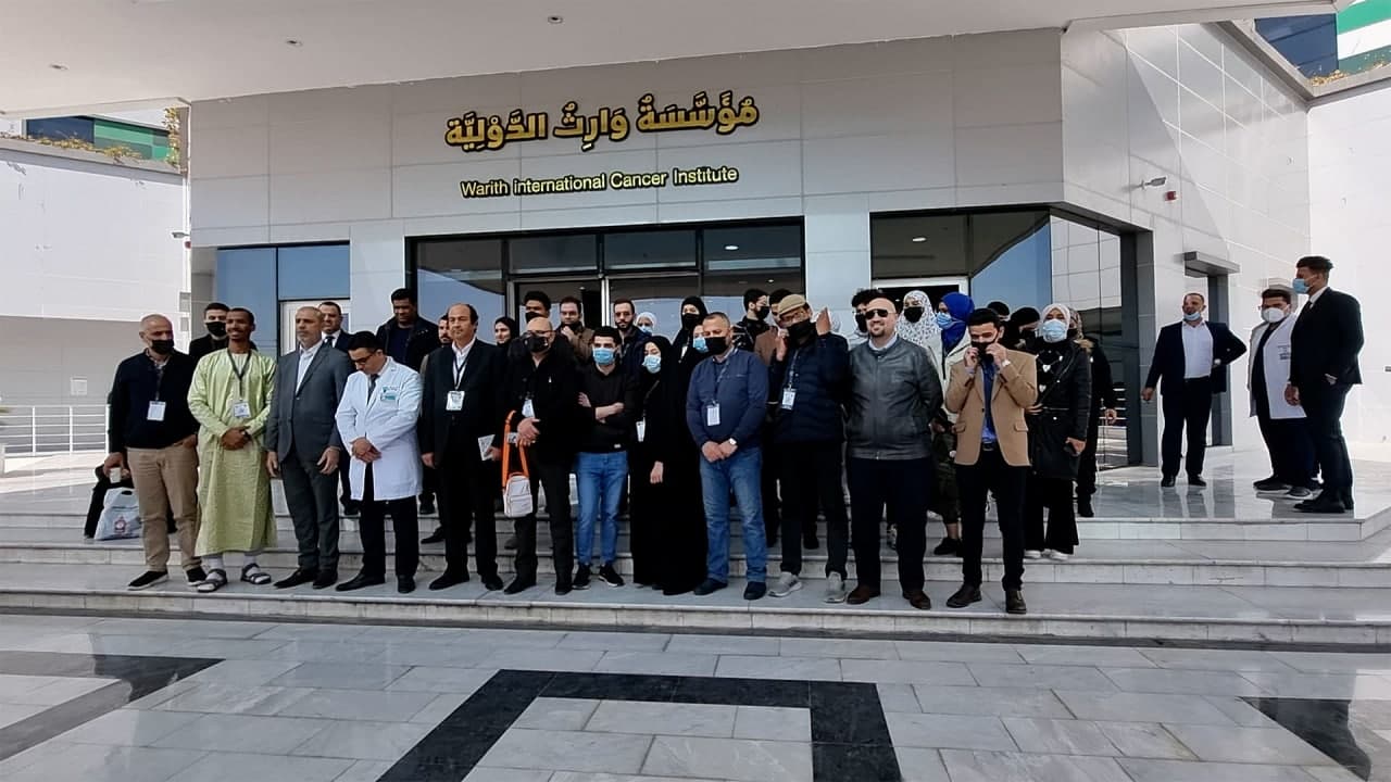 من بينها قطر.. شباب البرلمان العربي من 11 دولة يزور مؤسسة وارث الدولية لعلاج الاورام في كربلاء (فيديو)