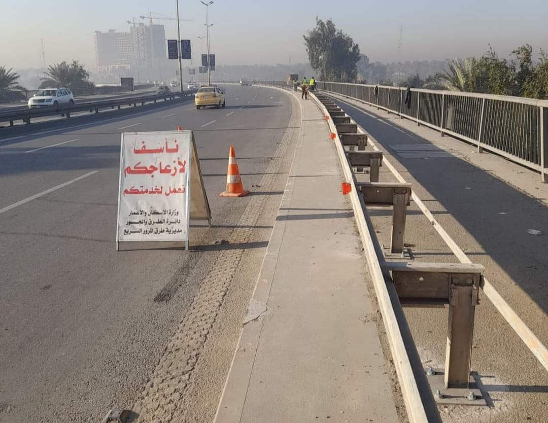 بالصور.. تنفيذ اعمال صيانة طارئة لعدد من الجسور المهمة في بغداد