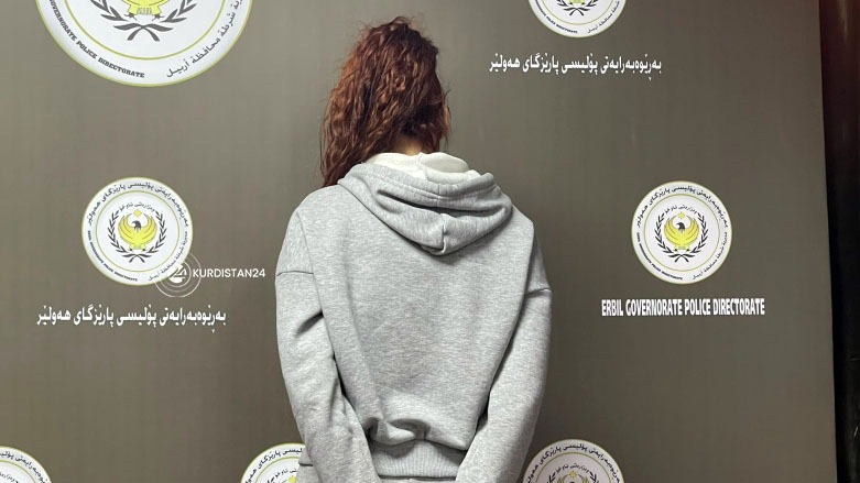 تغيّر ملامحها بعد كل عملية.. فتاة سورية تسرق 6 محال لبيع الذهب في أربيل