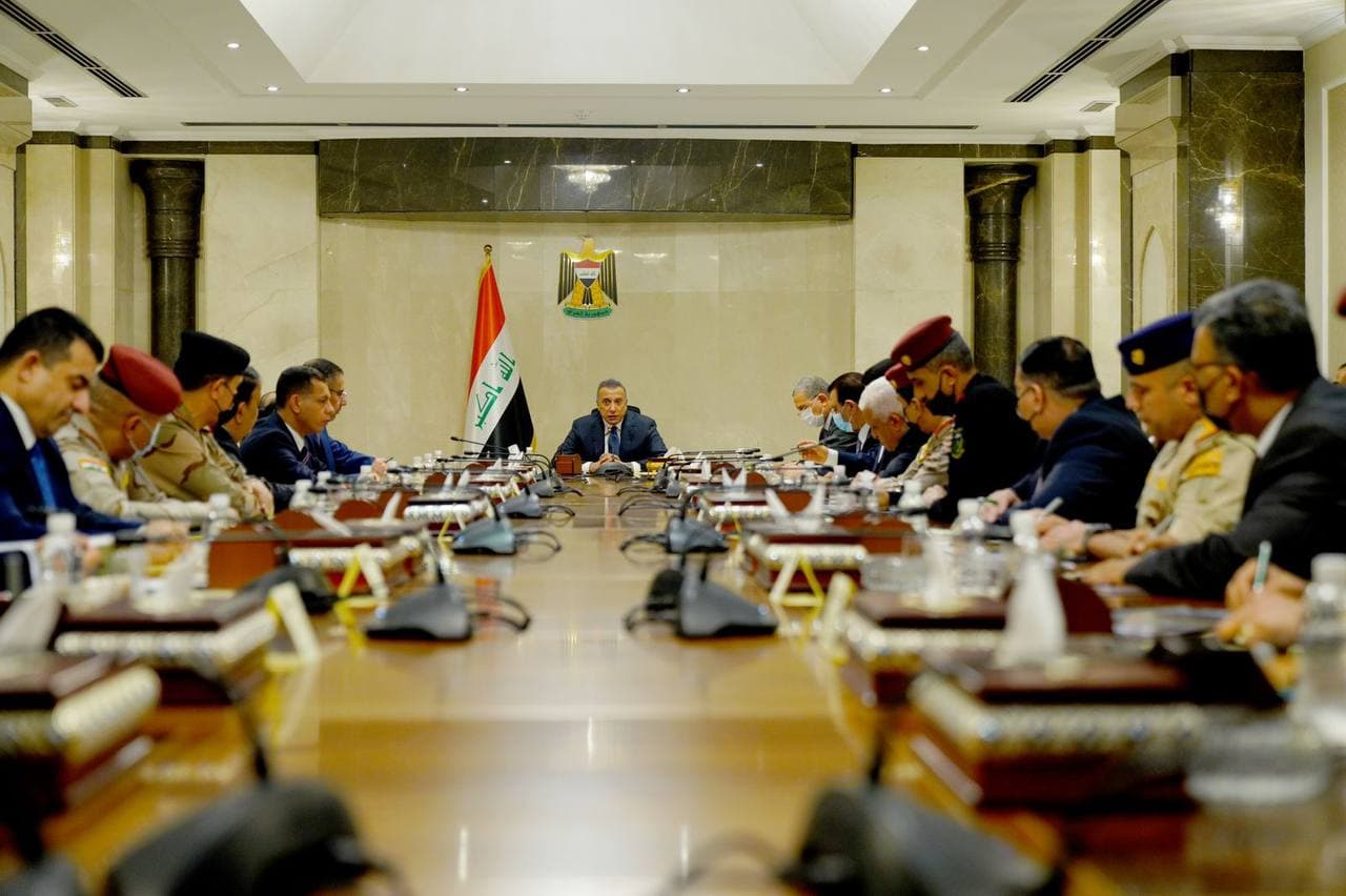 الكاظمي يوجّه بتأمين المواد الغذائية التي تشهد شحةً في الأسواق