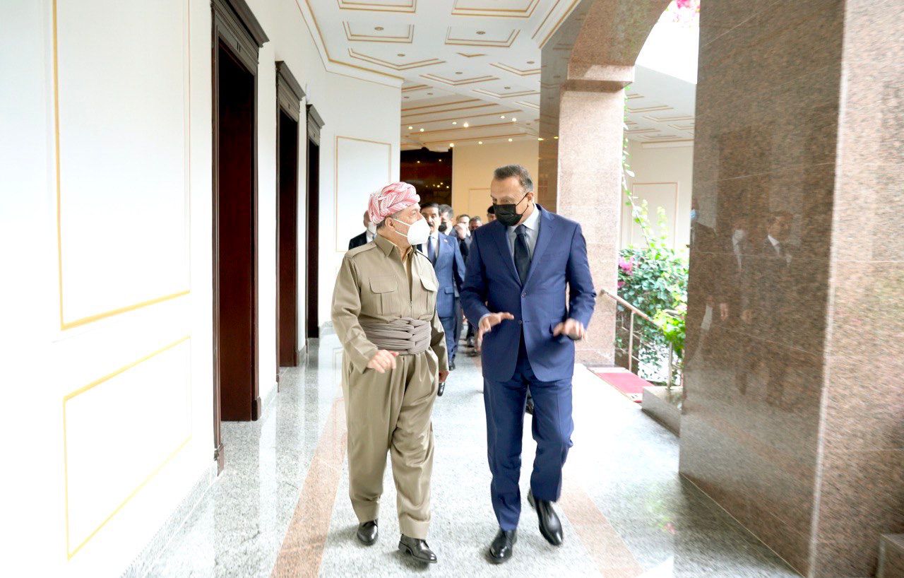 الكاظمي يلتقي بارزاني في اربيل (صور)