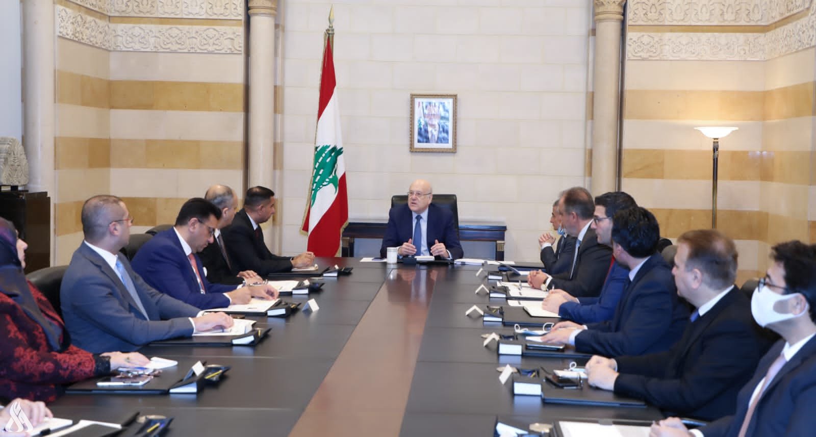 وفد عراقي يصل لبنان لاستكمال مباحثات النفط مقابل الخدمات