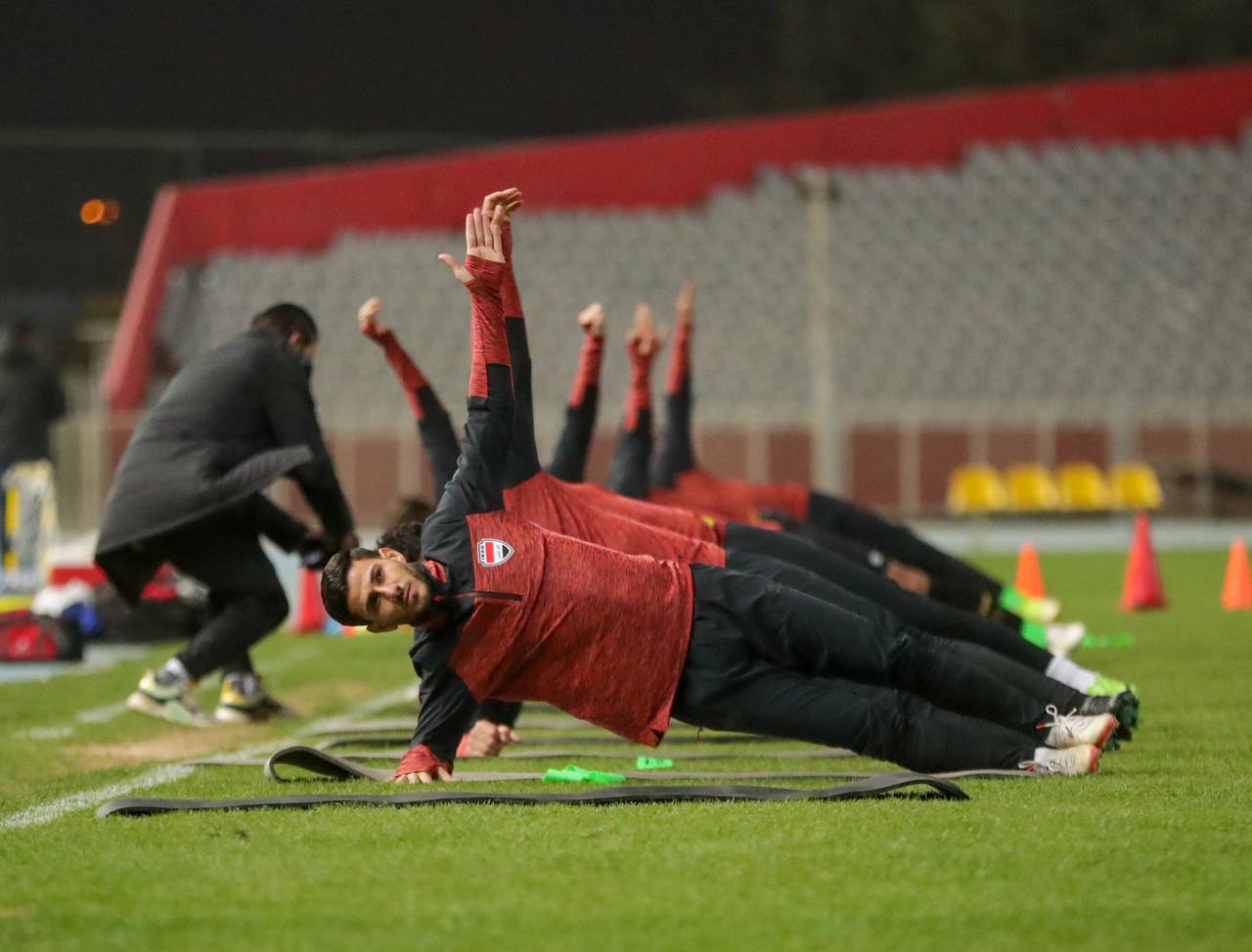 المنتخب الوطني يعاود تدريباته في بغداد مع تأخر وصول "فيز" السعودية (صور)