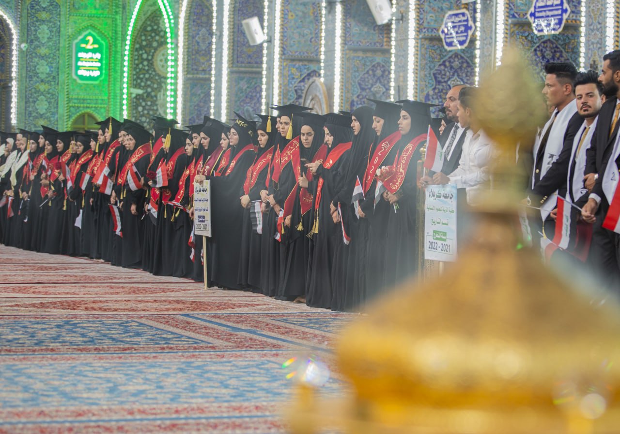 هكذا تكّلمتْ قُبّعاتُ التخرُّجِ في كربلاء ..