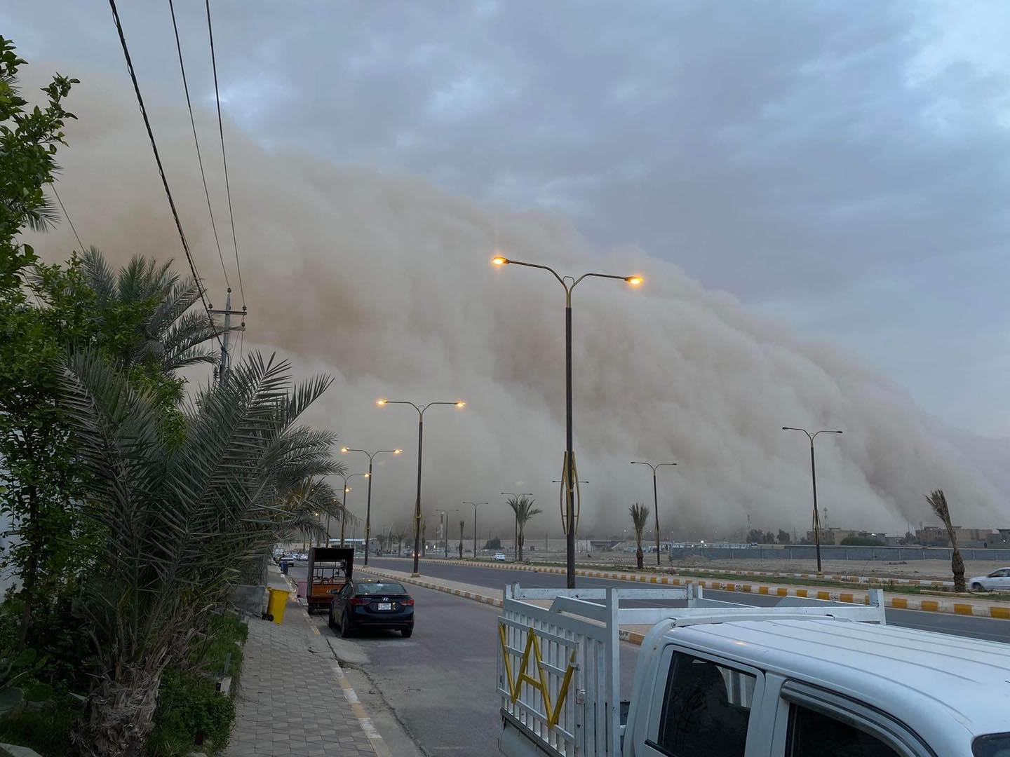 العواصفٌ والغبار.. أزمةٌ متجددة