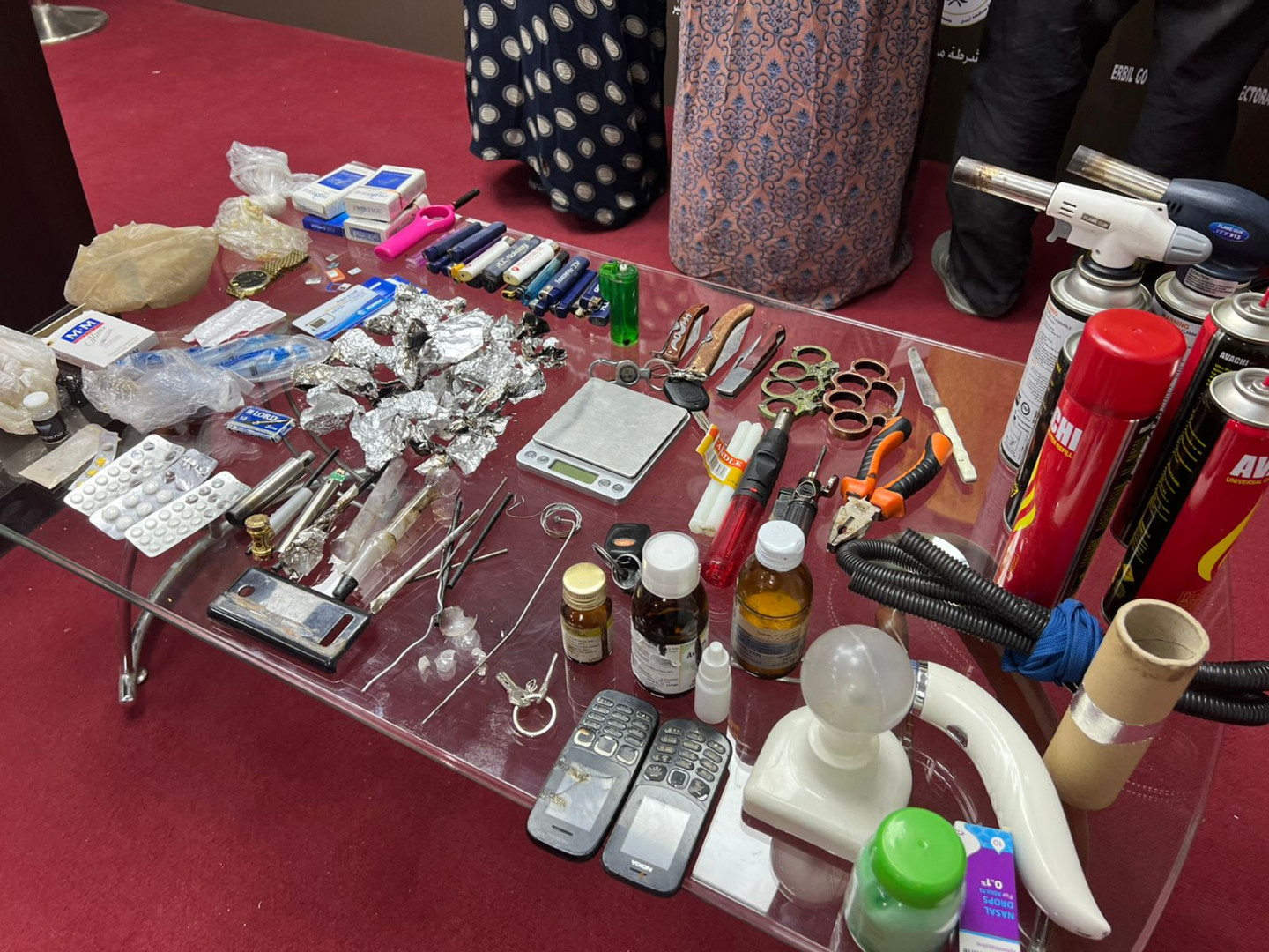 بينهم نساء.. شرطة أربيل تعتقل عصابة تتاجر بالمخدرات