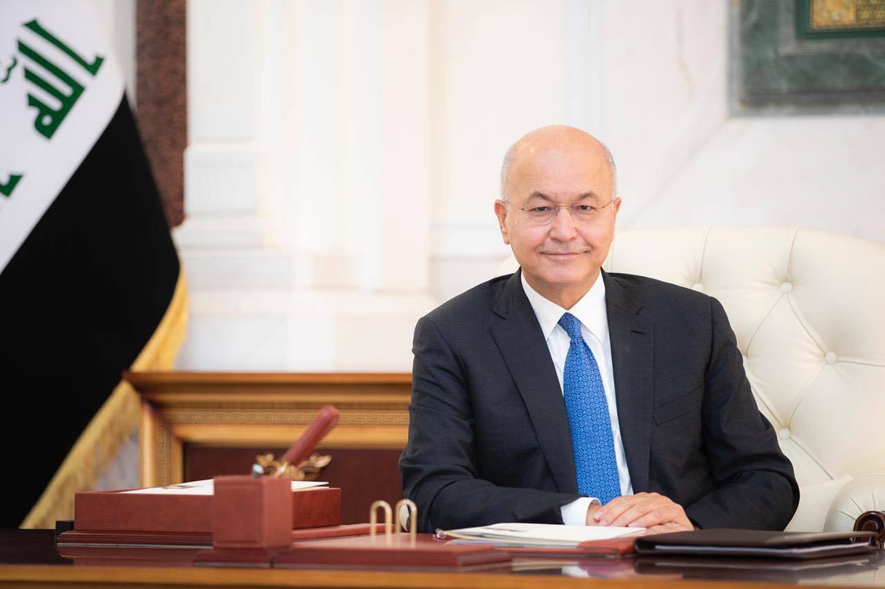 صالح يهاتف رئيس هيئة الحج ويطمئن على اوضاع الحجاج