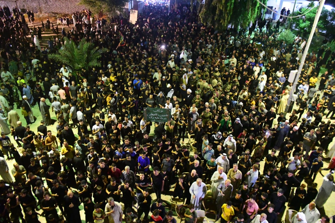 العتبة الحسينية ترفع "الراية السوداء" في محافظة نينوى ايذانا ببدء شهر الاحزان (فيديو)