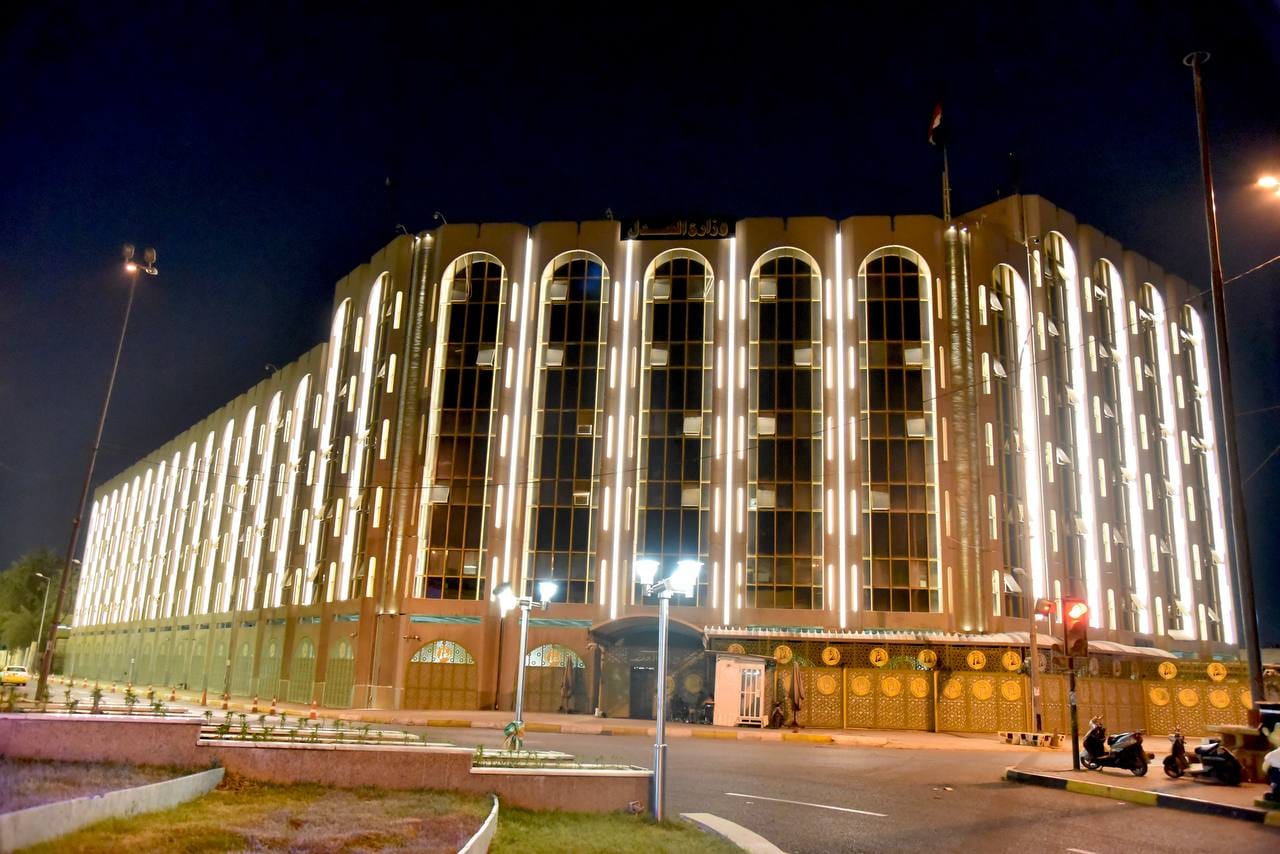 وزير العدل يقيم دعوى قضائية ضد وزارة المالية