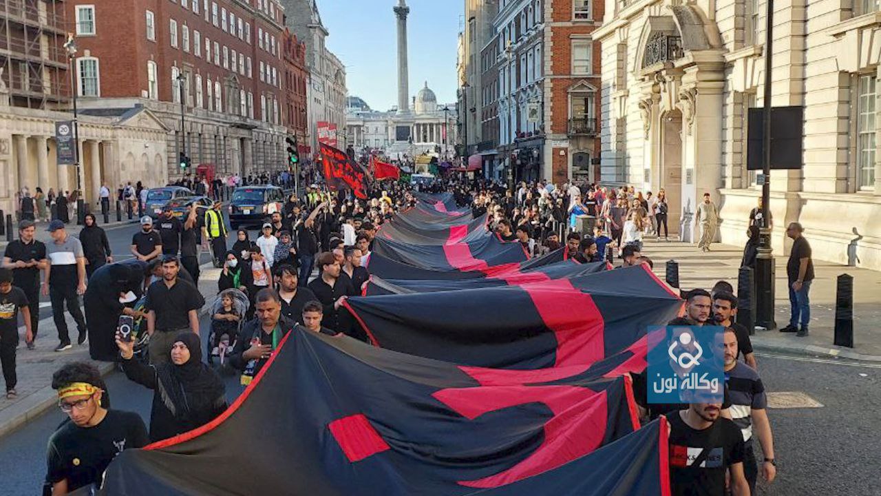 راية لبيك ياحسين بطول 60 متر تطوف شوارع لندن في ذكرى عاشوراء (فيديو)
