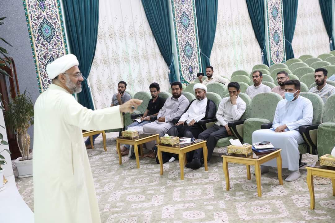 معهد الخطابة باللغة الانكليزية في العتبة الحسينية: طلبتنا اصبحوا خطباء ومدرسين ومترجمين باللغة الانكليزية