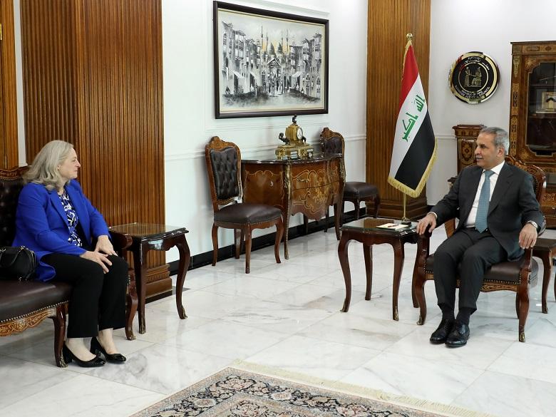 زيدان والسفيرة الأمريكية يبحثان دعاوى الشركات النفطية في المحكمة التجارية