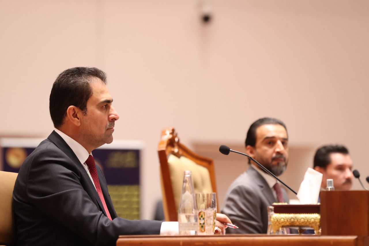 البرلمان يرجئ عقد جلسة منح الثقة لحكومة السوداني بضع ساعات