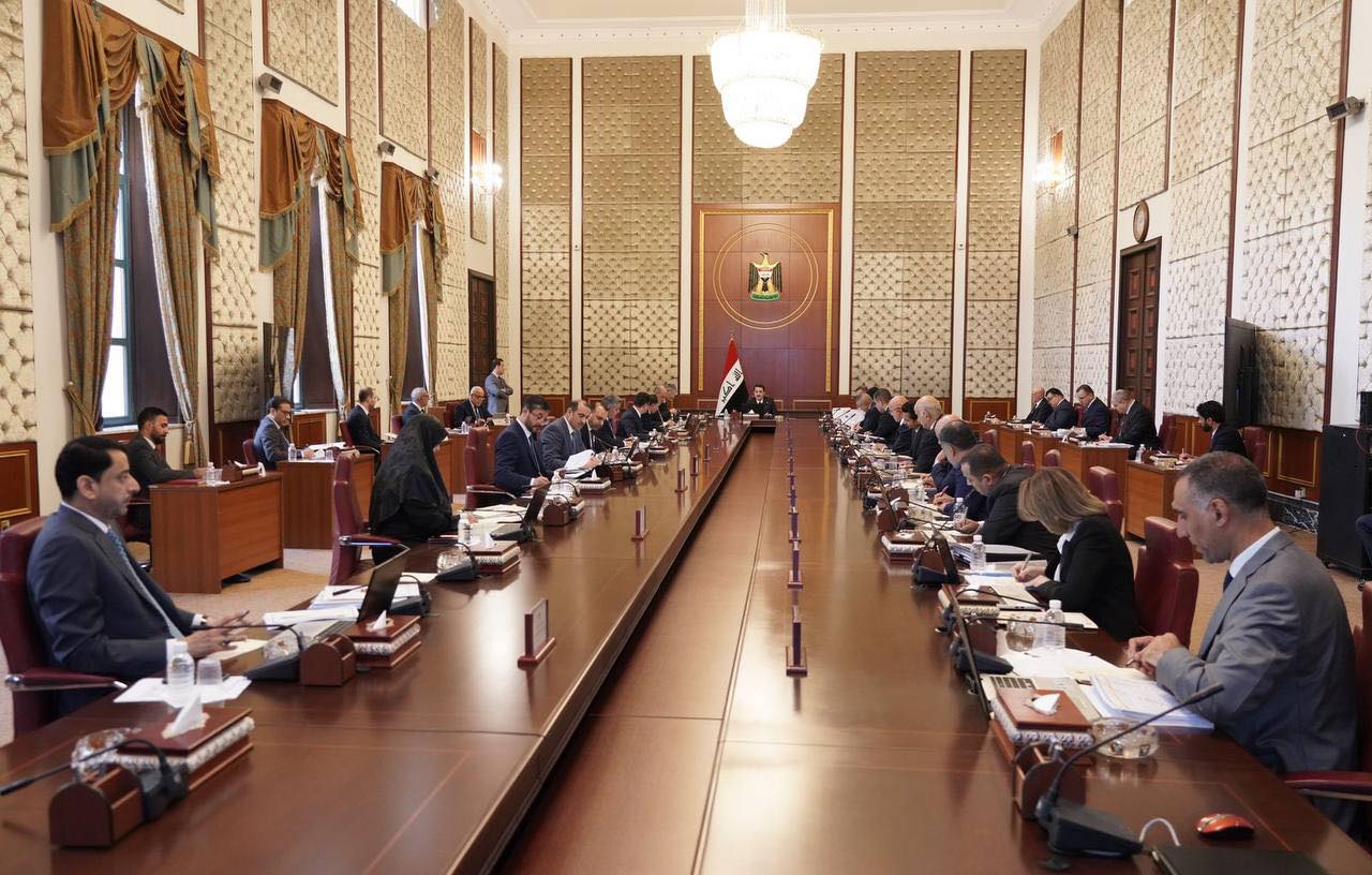 مجلس الوزراء يصوت على تعيين الخريجين الأوائل وحملة الشهادات العليا وموظفي العقود