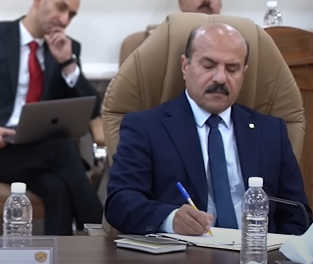 تكليف الفريق عبد الكريم عبد الحسن سكرتيراً للقائد العام بعد إنهاء انتداب البياتي