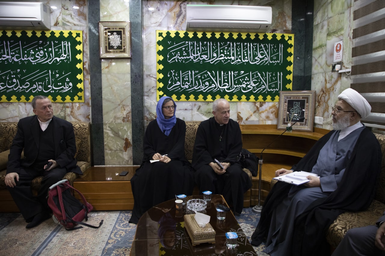 نشراً لروح المحبة والسلام.. ممثل المرجع السيستاني يستقبل وفداً ايطالياً