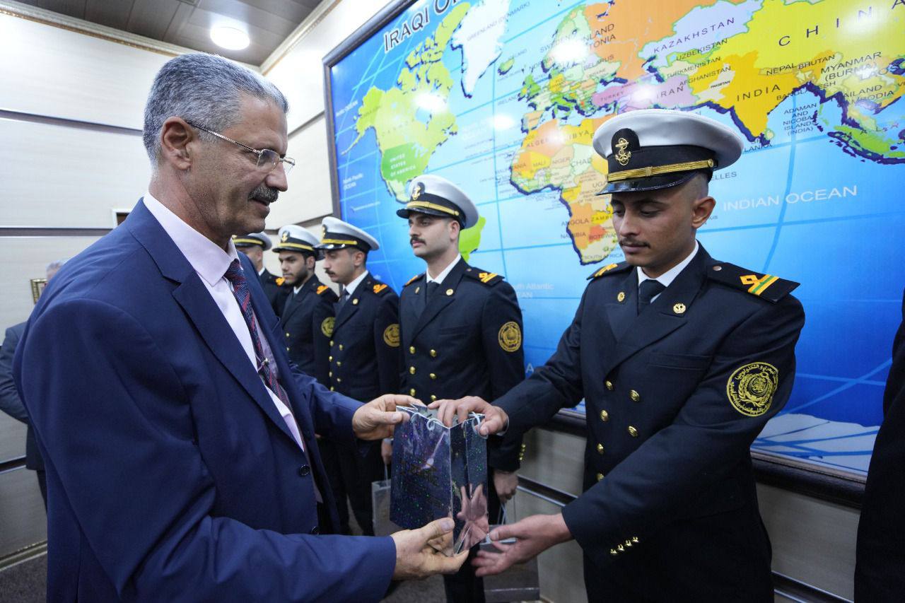 العراق يسعى لبناء أسطول نقل جديد للنفط إلى أنحاء العالم