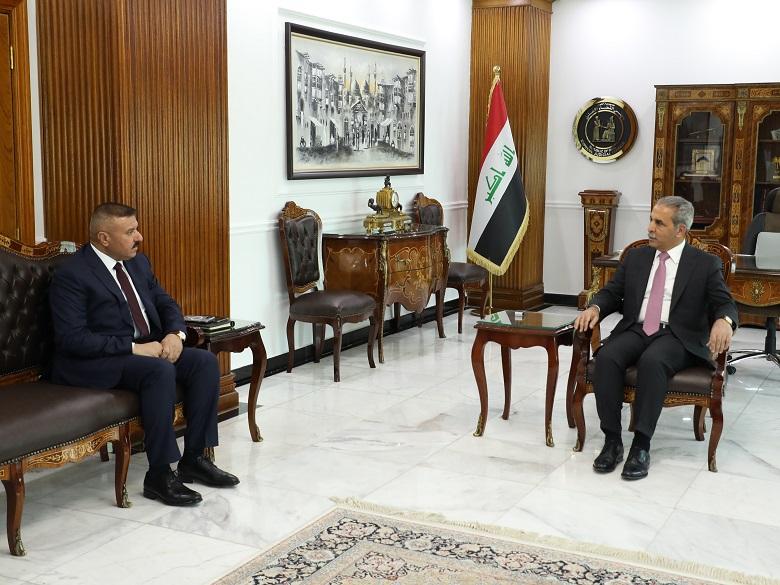 القضاء والداخلية يبحثان التعاون في مكافحة الجريمة