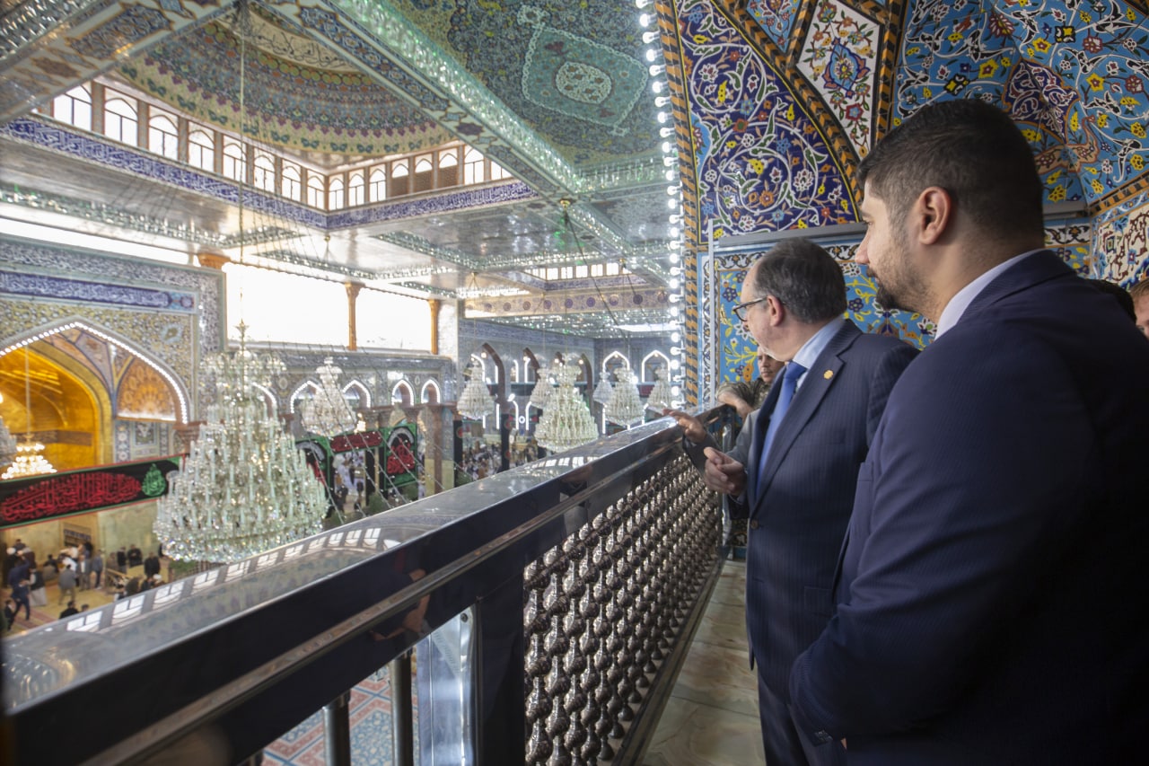 فيديو.. القائم بالاعمال الهولندي في العراق: كلي فخر وتواضع ان اكون اليوم زائرا لمرقد الحسين (عليه السلام)