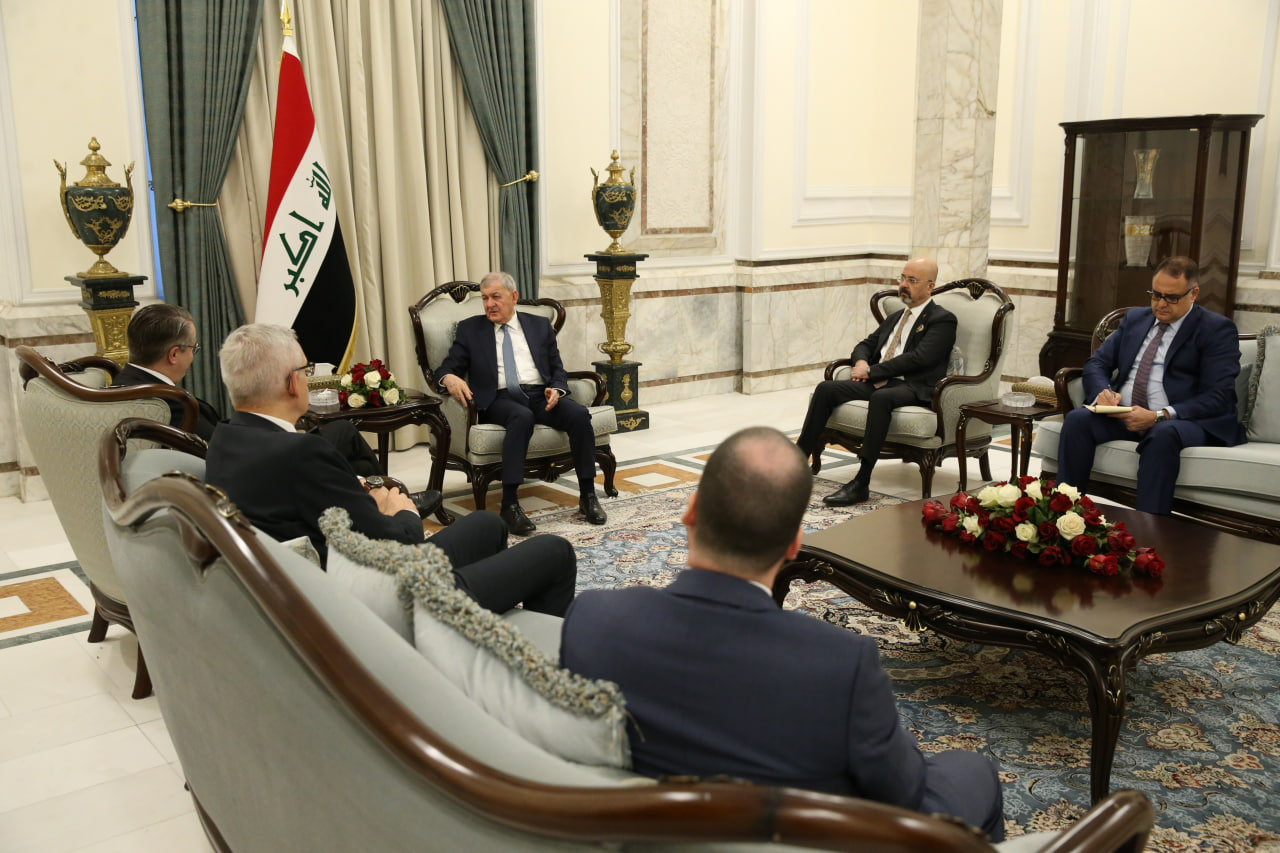 رئيس الجمهورية يؤكد على ان يكون العراق حلقة الوصل بين الخليج وأوروبا