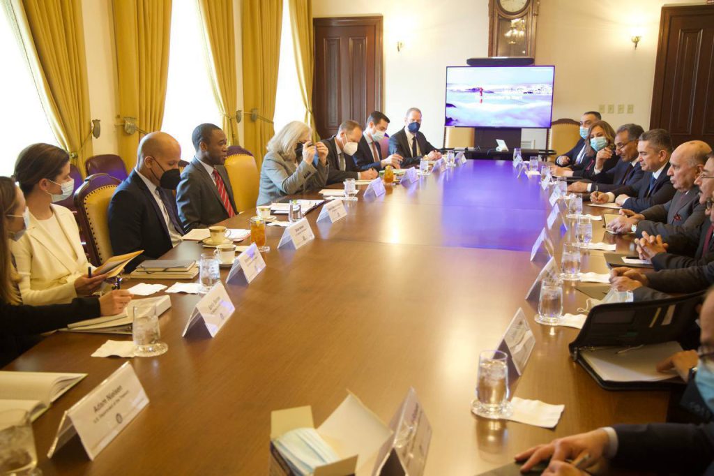 الوفد العراقي بواشنطن: الإجراءات الحكومية تهدف إلى إصلاح النظام المصرفي