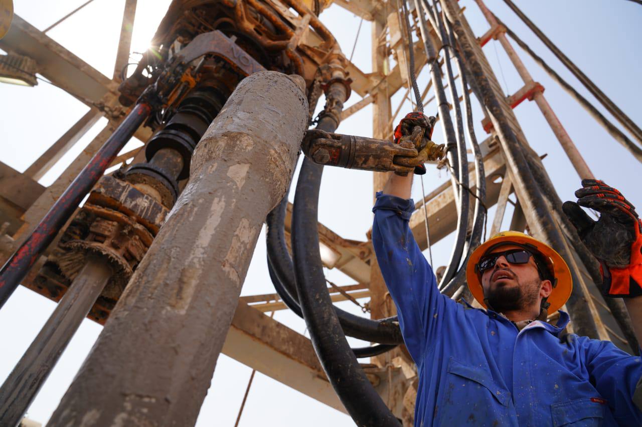 عقد "الفيول" مع لبنان "سياسي" دون مكاسب.. والإطار: نتمسك بدعم بيروت