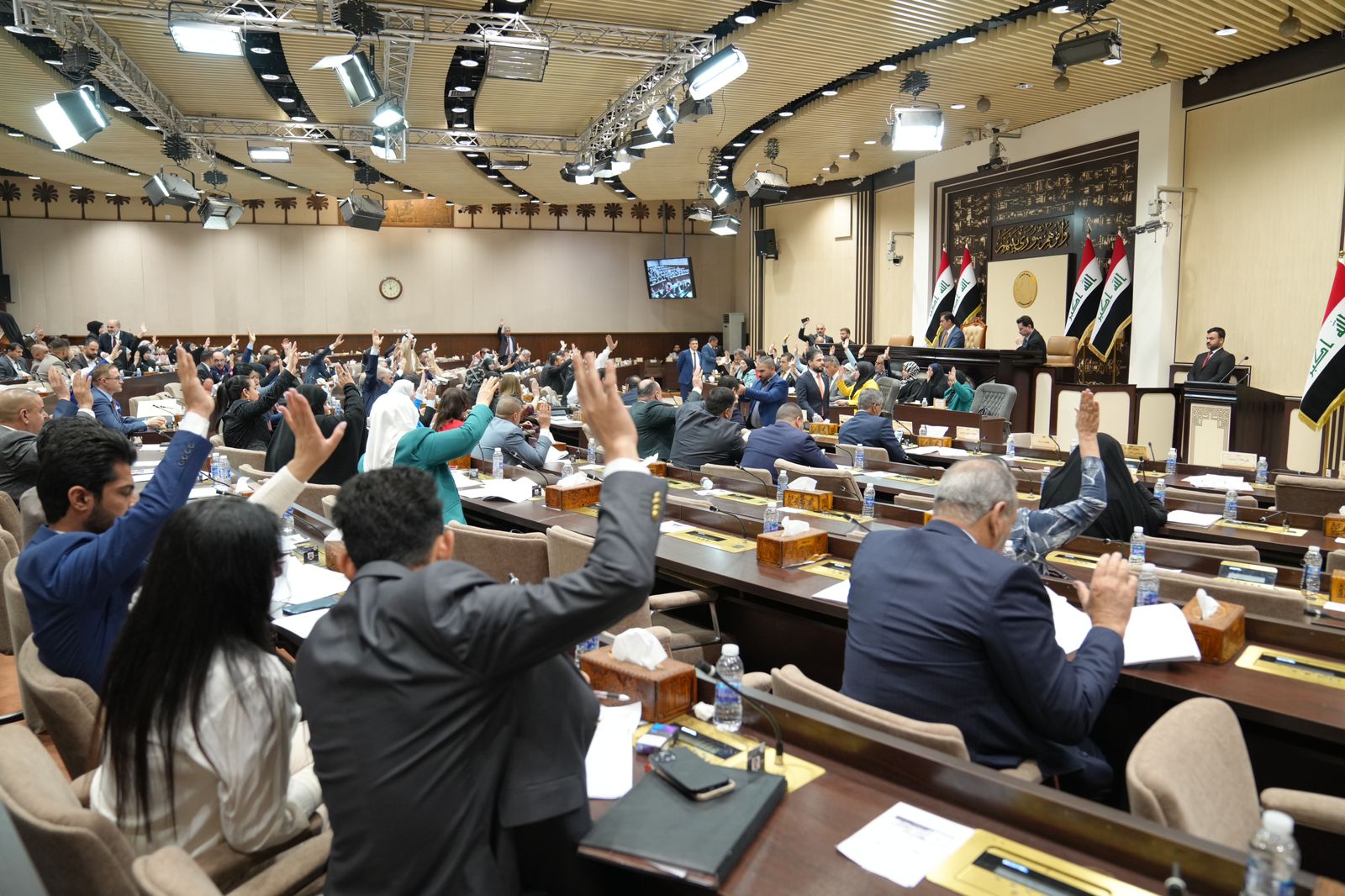 البرلمان يتم التصويت على قانون "التقاعد والضمان الاجتماعي للعمال"