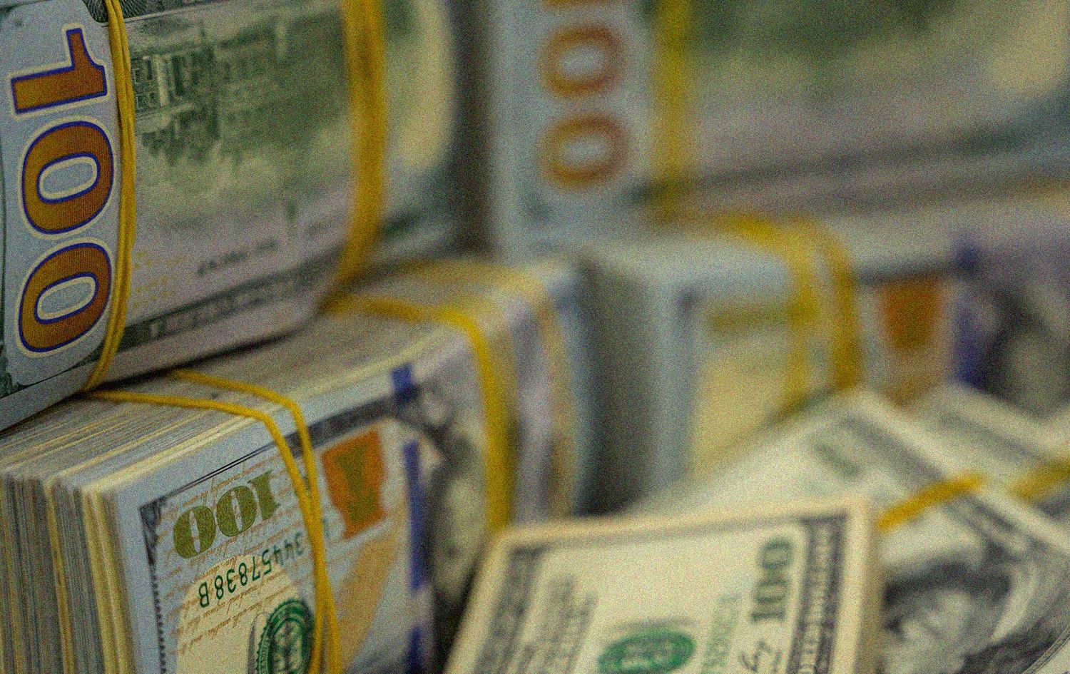 فوق الـ160.. انخفاض طفيف بأسعار الدولار في العراق