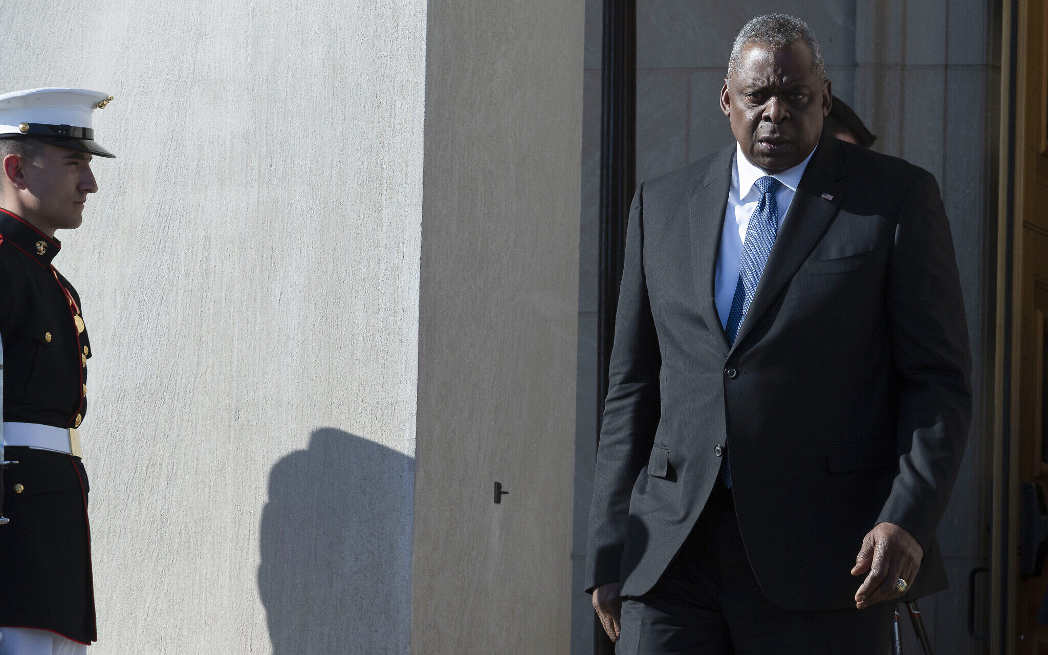 وزير الدفاع الأمريكي: لن نتردد في التحرك عسكريا ضد أي منظمة أو بلد في حال توسع النزاع في غزة