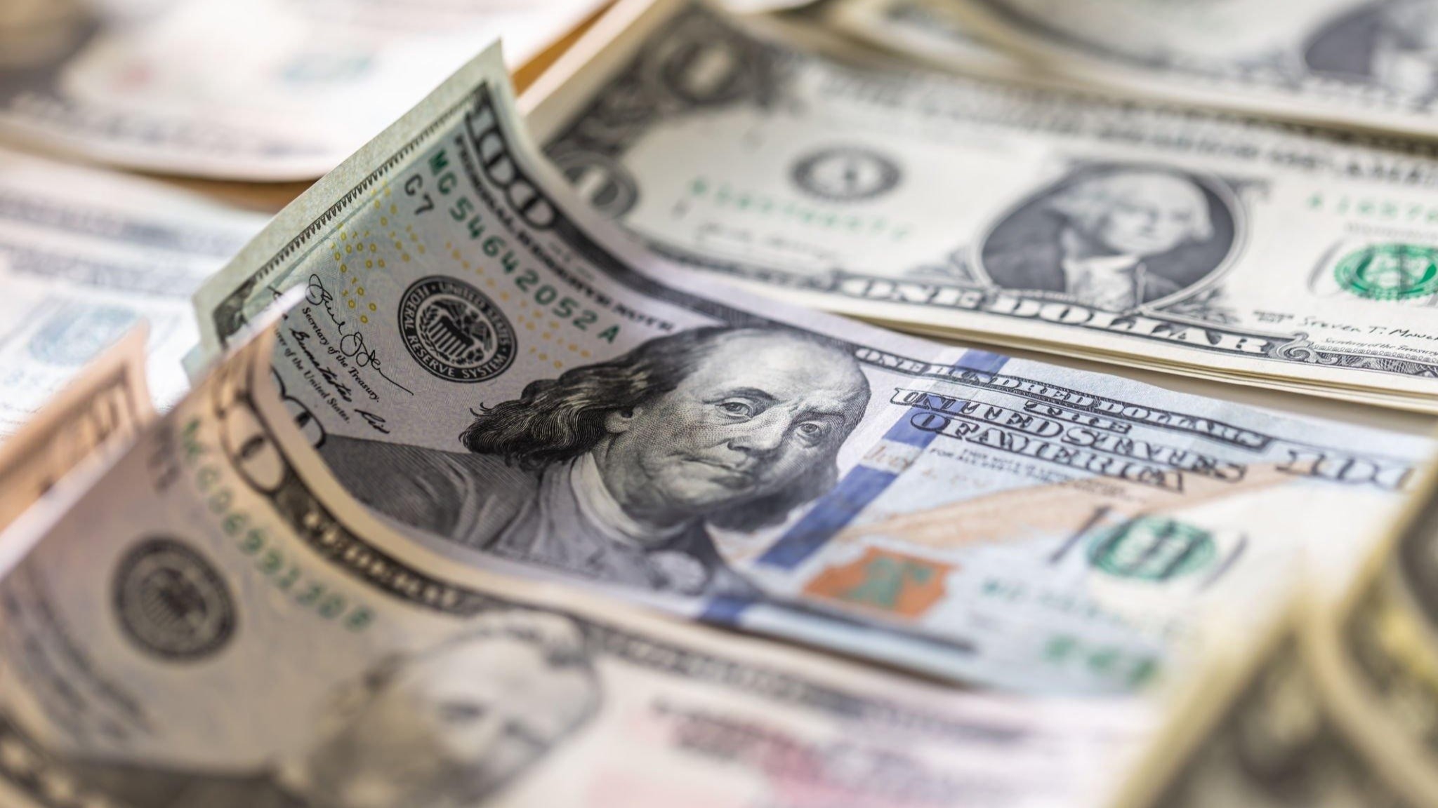 فوق الـ161.. استقرار اسعار صرف الدولار في العراق