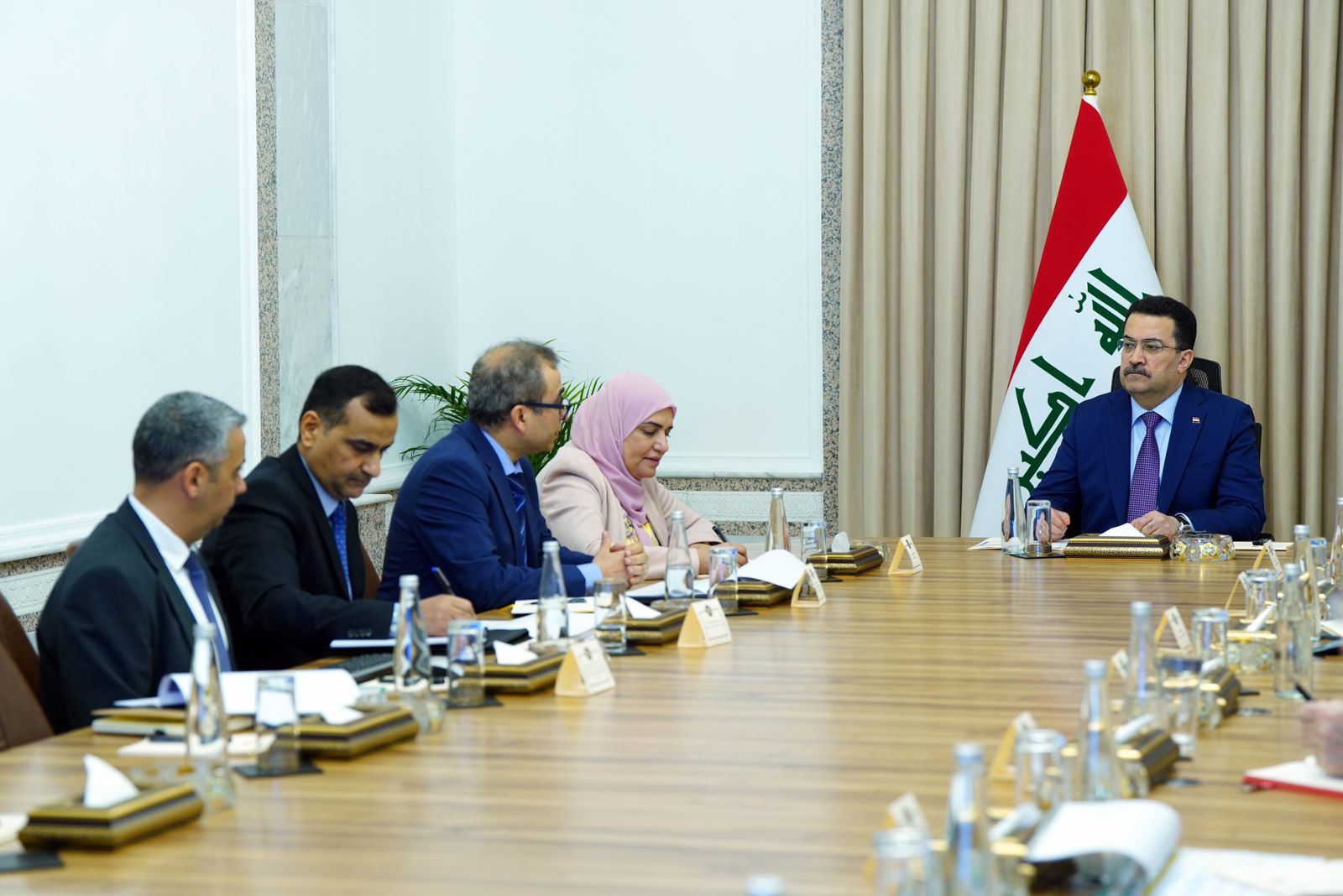 السوداني يناقش خطة "آرنست و يونغ" لهيكلة مصرف الرافدين