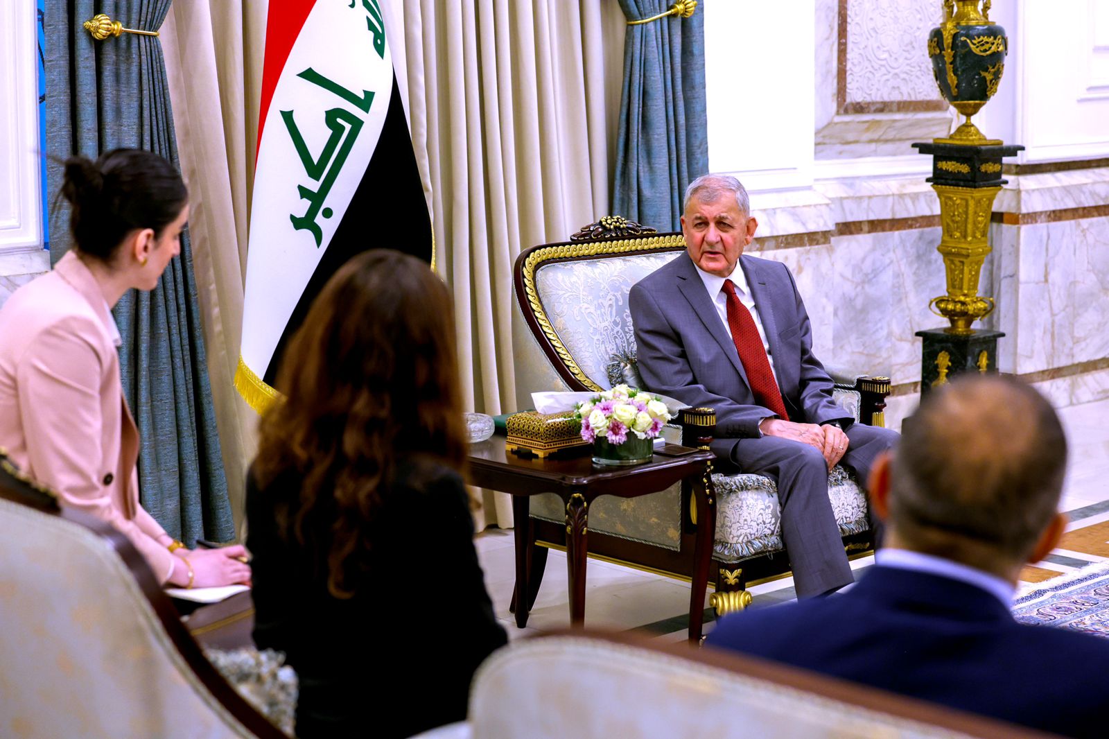 رئيس الجمهورية يؤكد لفريق (يونيتاد) أهمية التحقيق في جرائم الإبادة إبان حكم النظام السابق