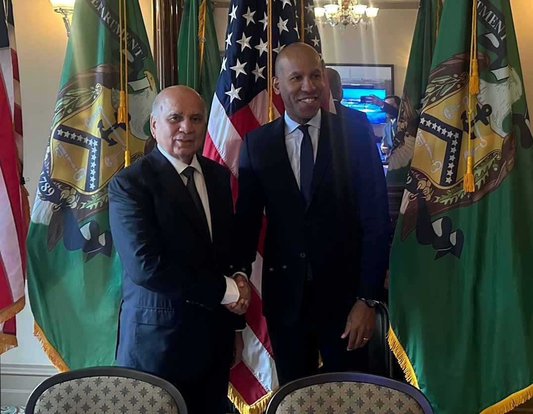 بغداد وواشنطن تبحثان استقرار سعر صرف الدينار مقابل الدولار