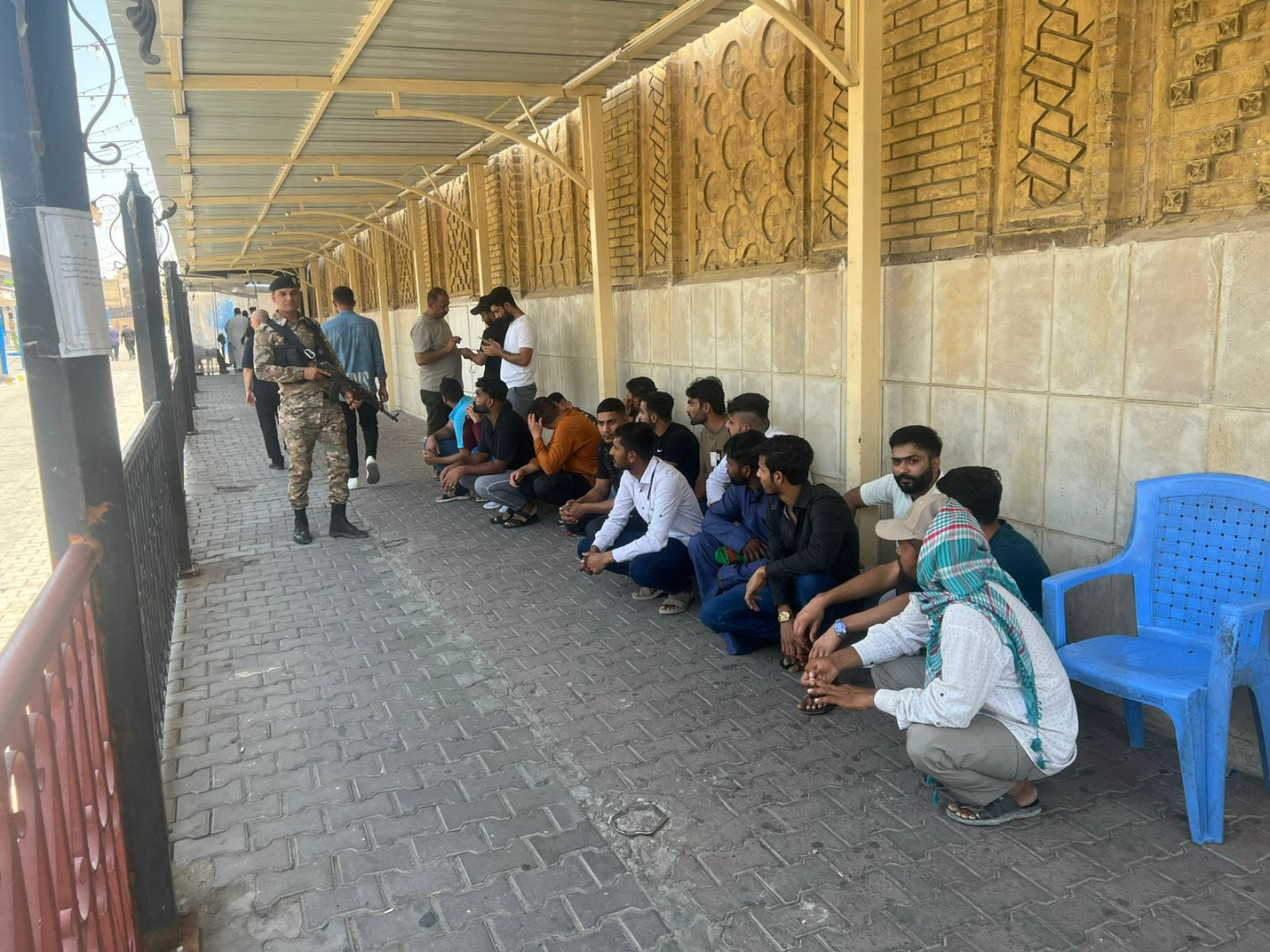 لا يحملون سمات دخول رسمية.. اعتقال أكثر من 30 باكستانياً في الحضرة القادرية