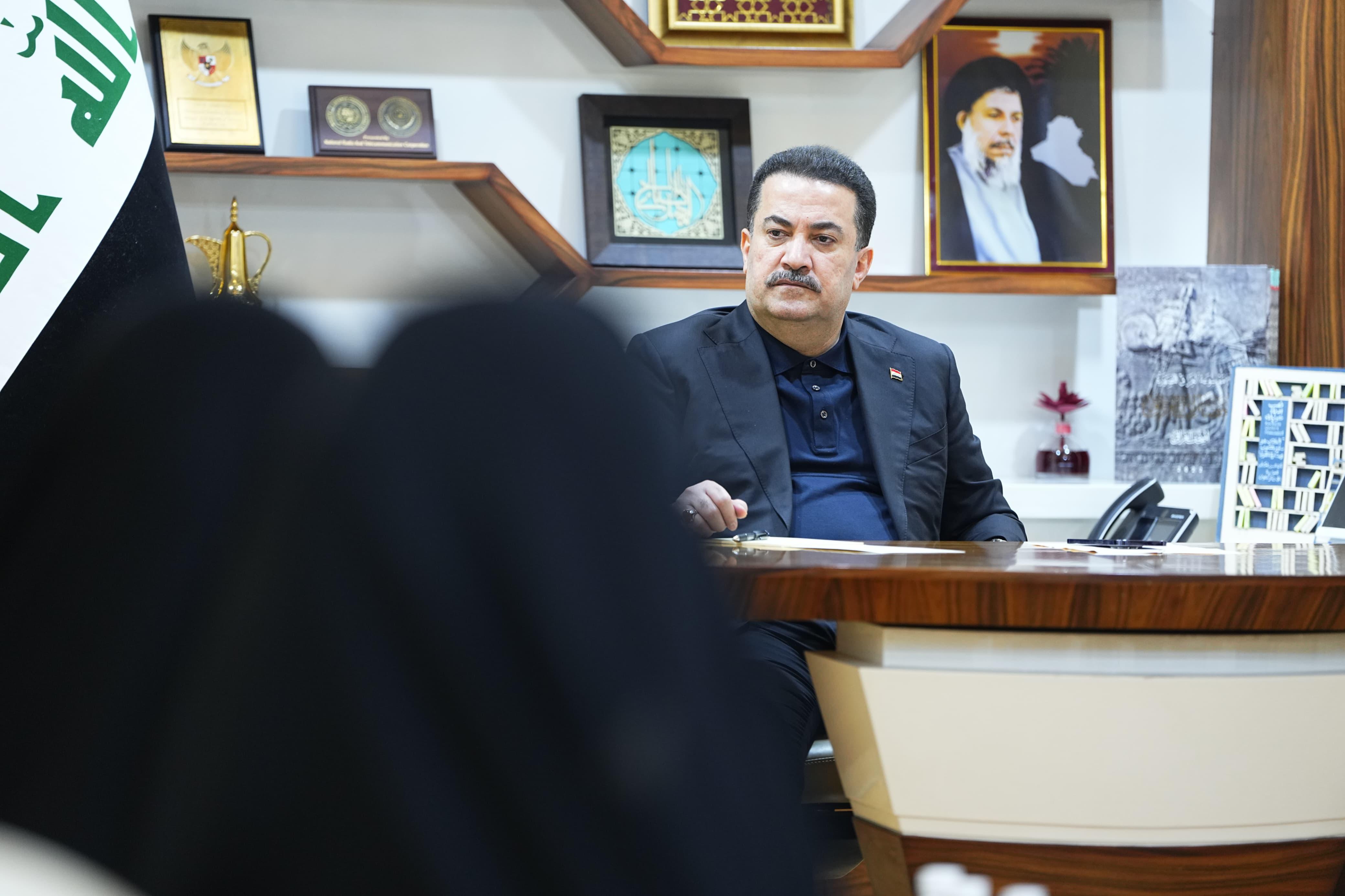 السوداني يلتقي رئيس وأعضاء مجلس محافظة كربلاء المقدسة (فيديو)