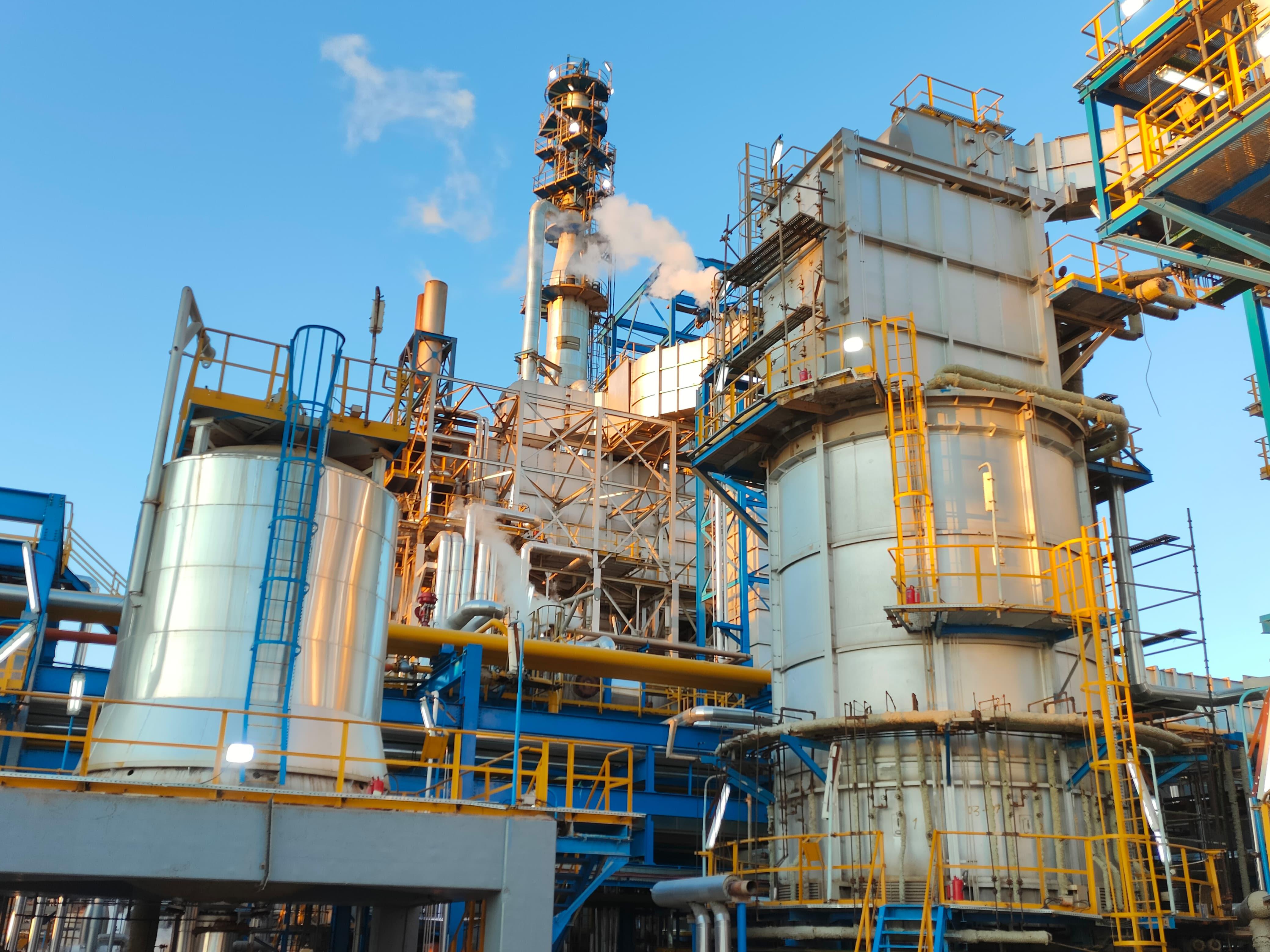 العراق يسعى الى زيادة انتاج النفط الى 7 ملايين برميل يوميا خلال خمسة أعوام