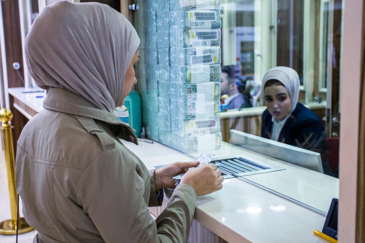مع الإغلاق.. استقرار أسعار الدولار في العراق