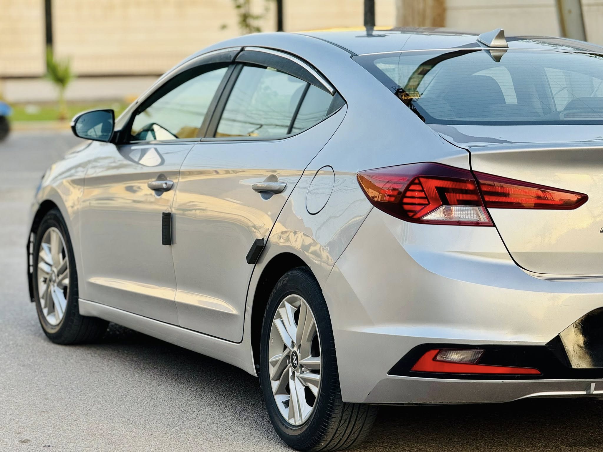 آليَّة لإعفاء ذوي الشهداء من رسوم استيراد السيارات