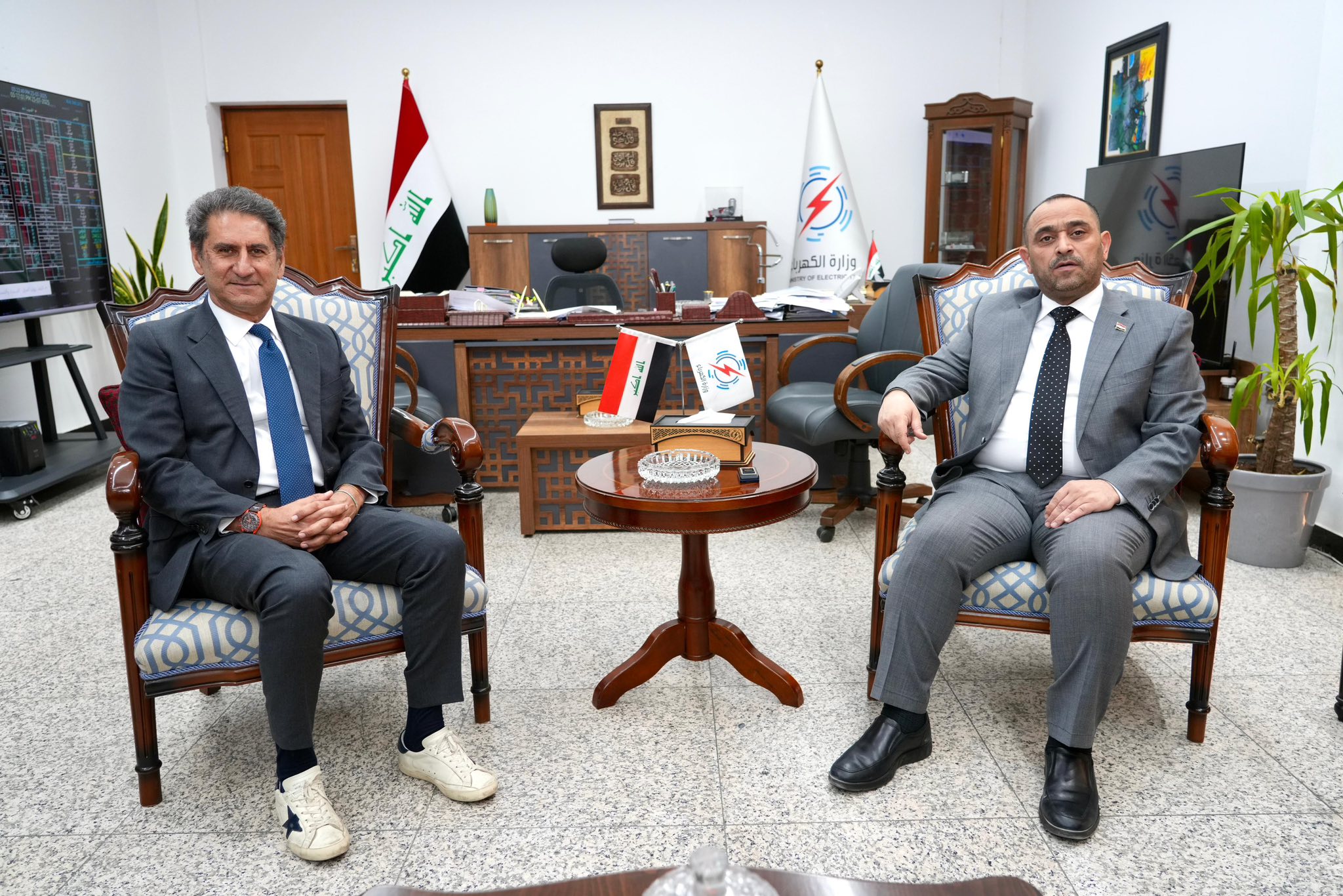 وزير الكهرباء: نحقق تقدمًا في تنفيذ مشروع "شمس البصرة " للطاقة الشمسية