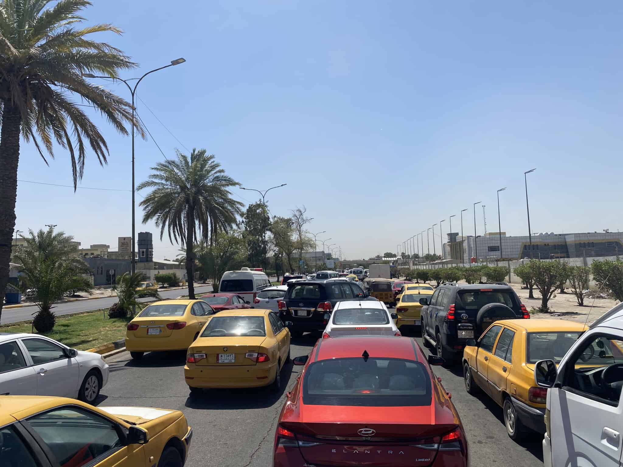 طرق مزدحمة ووعود متعثرة: حين يصبح الوقوف في الشارع أطول من الجلوس في المنزل !