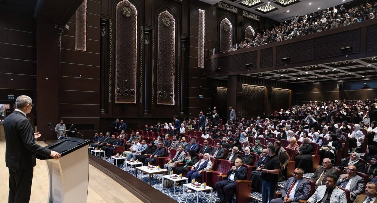 للسنة الثانية على التوالي.. كلية الصيدلة في جامعة الزهراء تحصد المركز الأول في الامتحانات التقويمية (فيديو)