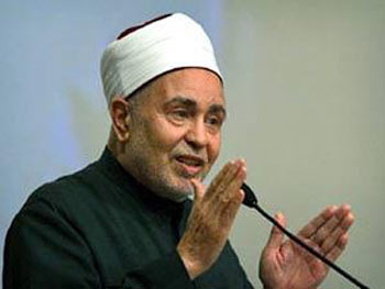 جثمان شيخ الأزهر يوارى الثرى ببقيع الغرقد وسط حضور رسمي وشعبي